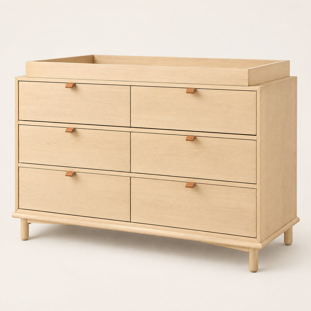 Commode à langer chêne 6 tiroirs avec plan à langer, vue de trois quarts