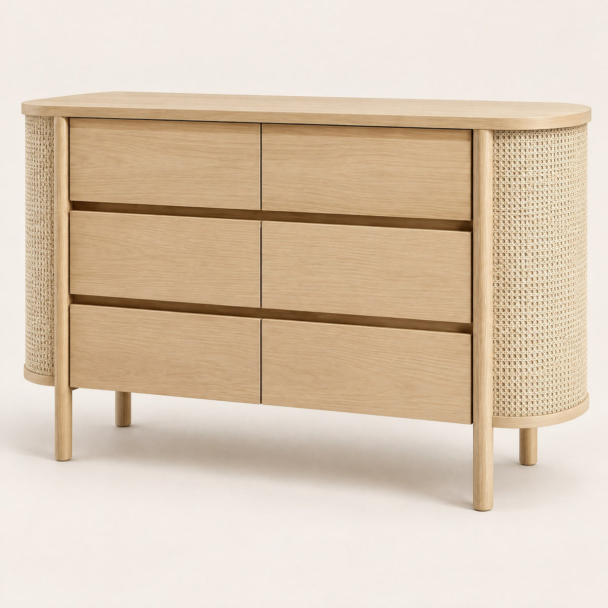 Commode chêne 6 tiroirs, côtés arrondis en cannage, vue de trois quarts