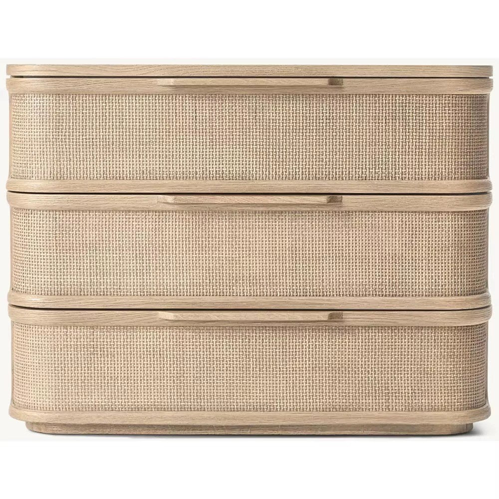 Commode chêne et cannage 3 tiroirs, angles arrondis, mise en situation
