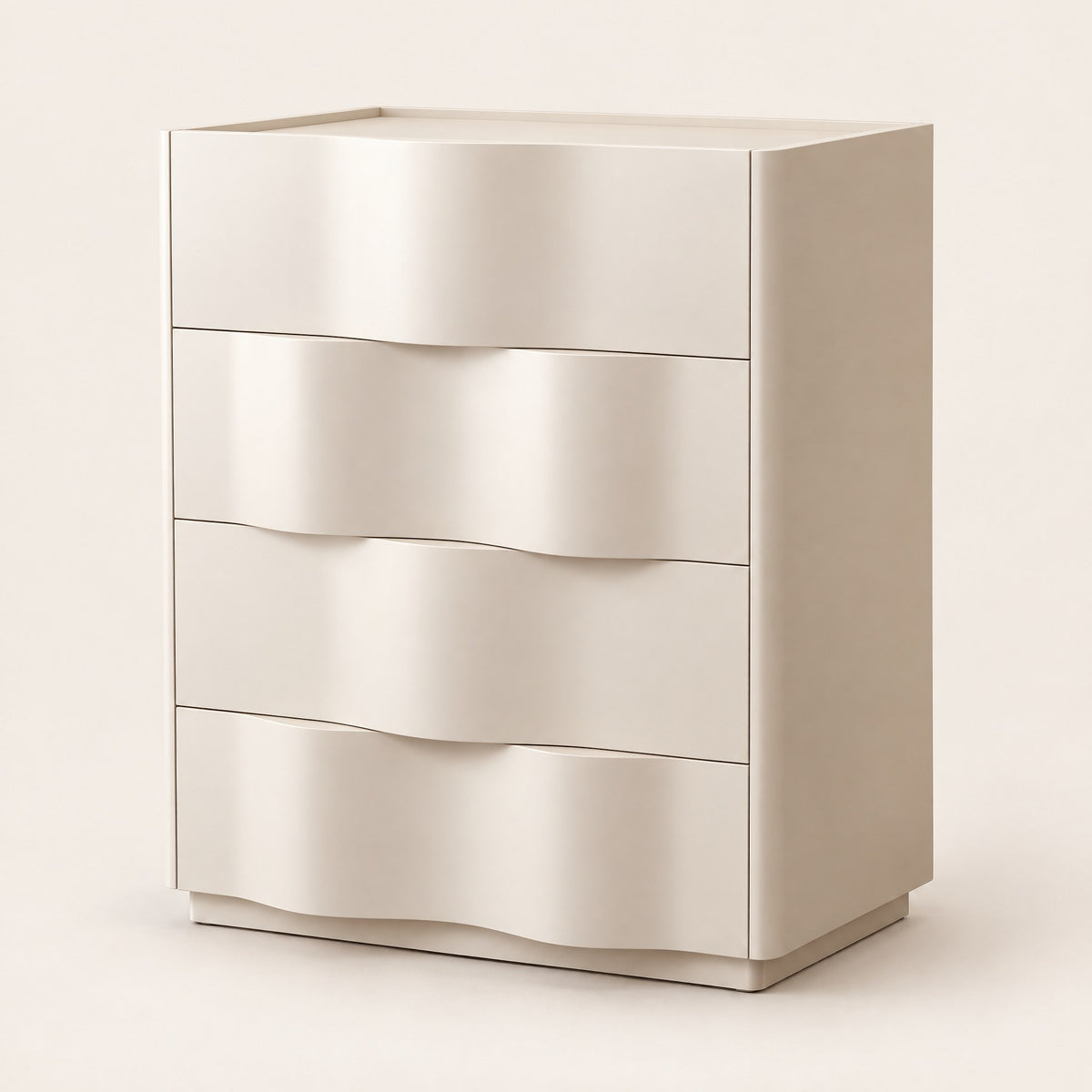 Commode crème 4 tiroirs, façades ondulées, vue de trois quarts