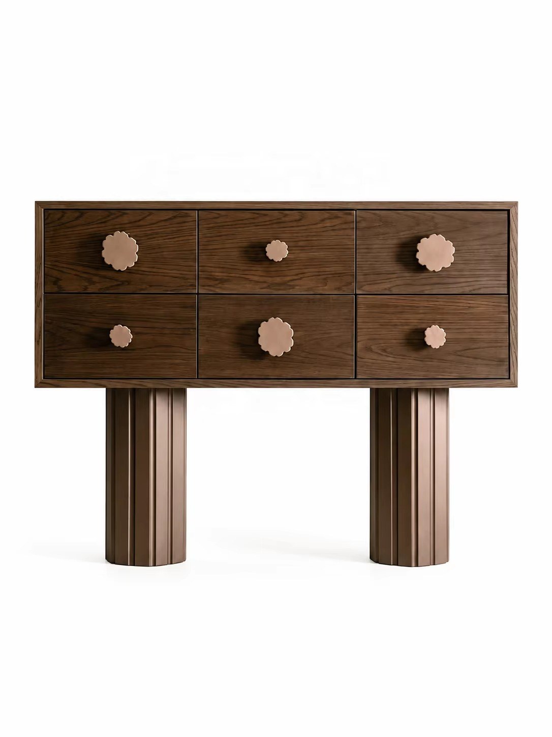 Commode noyer 6 tiroirs sur pieds colonnes cannelés, mise en situation