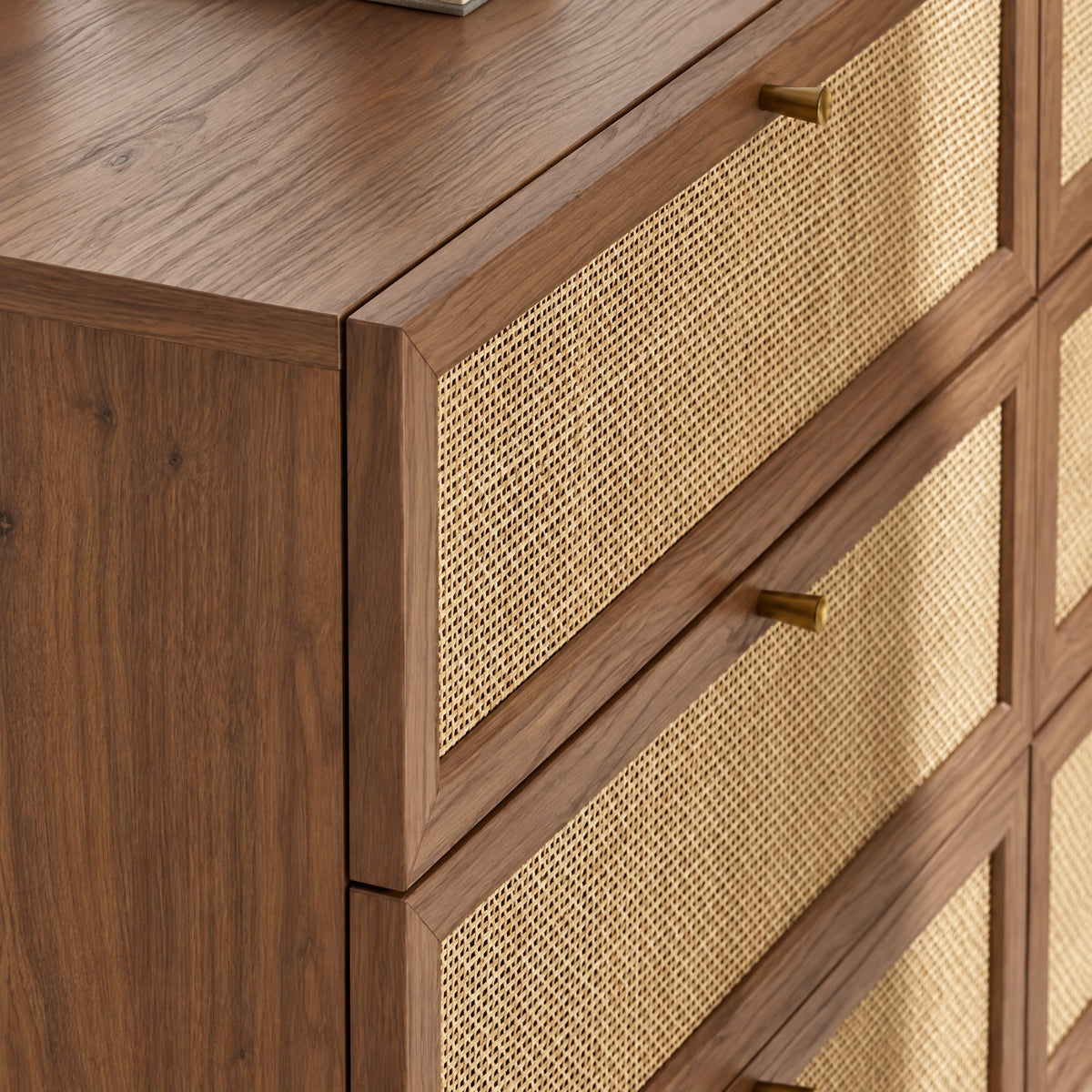 Commode noyer et cannage, détail du cannage