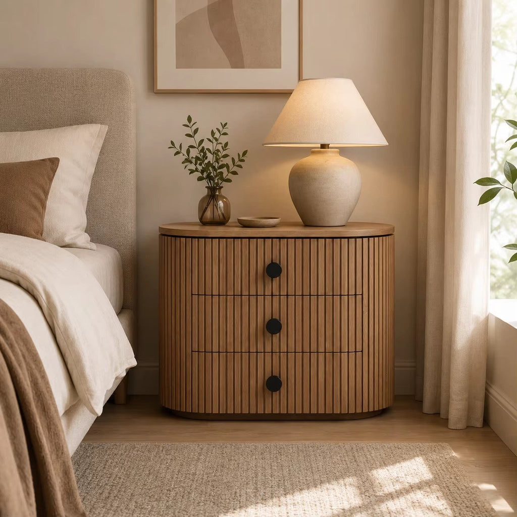 Petite commode ovale cannelée 3 tiroirs, mise en situation