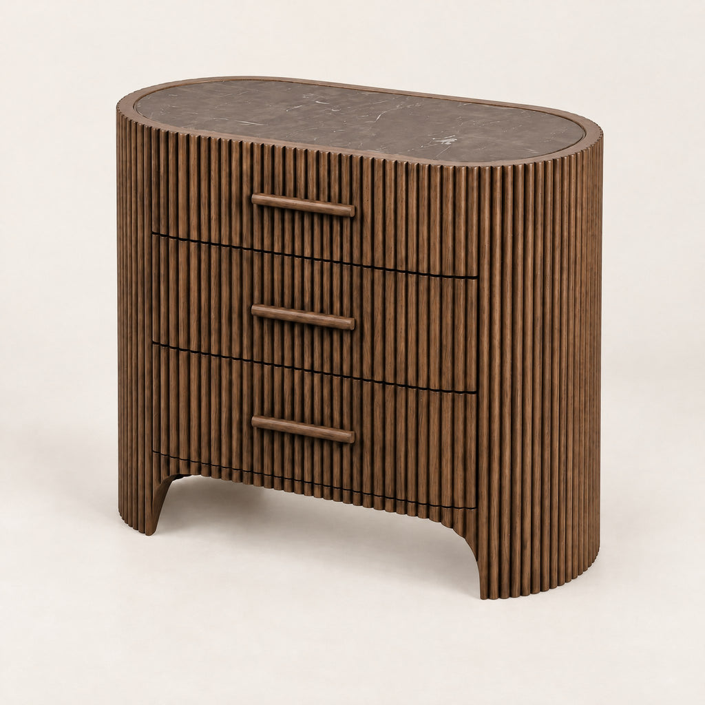 Petite commode ovale marbre, vue de trois quarts sur fond clair